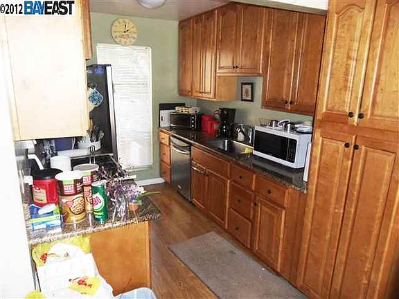 5th image of 802 Park Central St