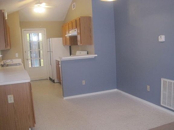 5th image of 9122 Golden Sunshine Dr