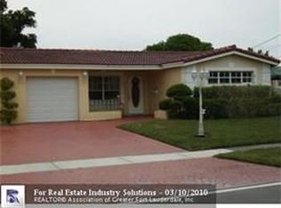 3671 NW 37th St, Lauderdale Lakes, FL 33309
