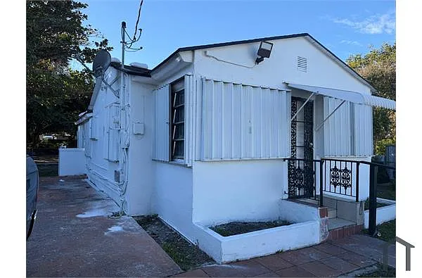 Building Photo - 7036 NW 19th Ave
