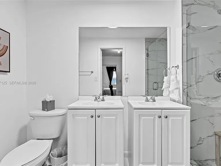 1430 NE 11th St — Photo 31