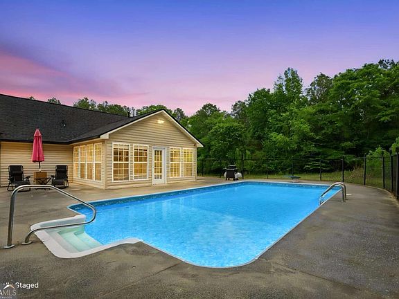 2nd image of 358 Youngs Farm Rd