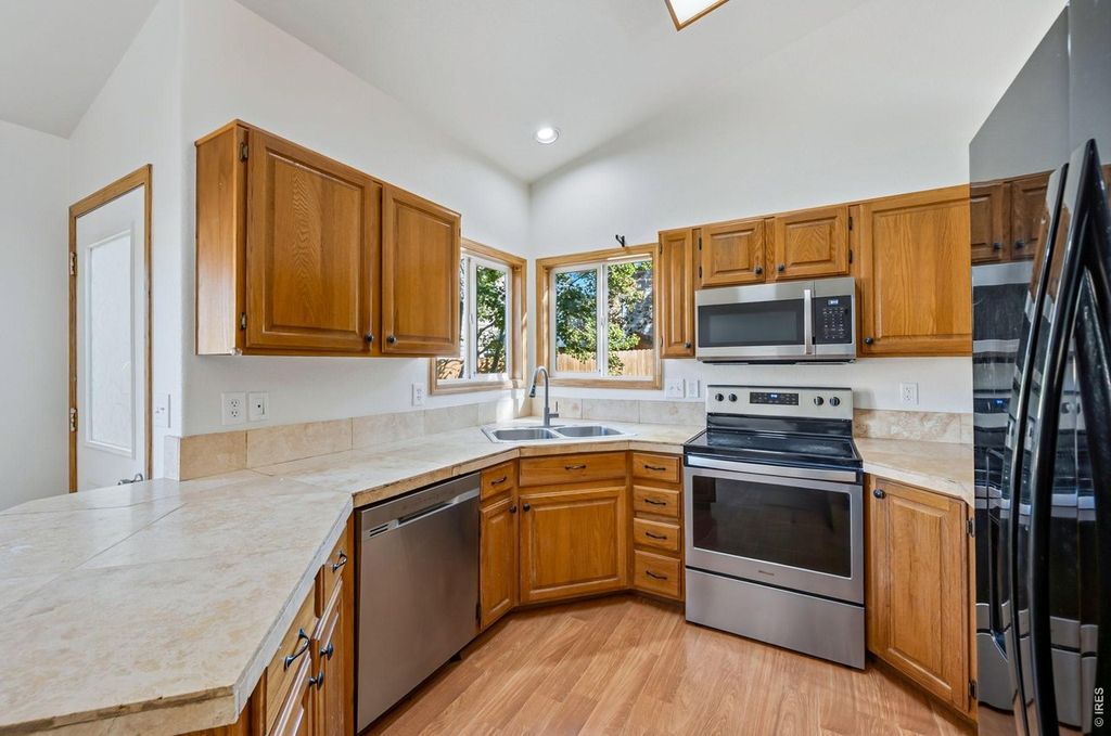 430 Derry Dr