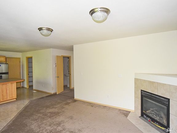 3rd image of 18206 80th Ave E