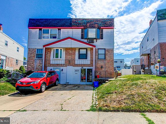 2nd image of 10933 Kirby Dr