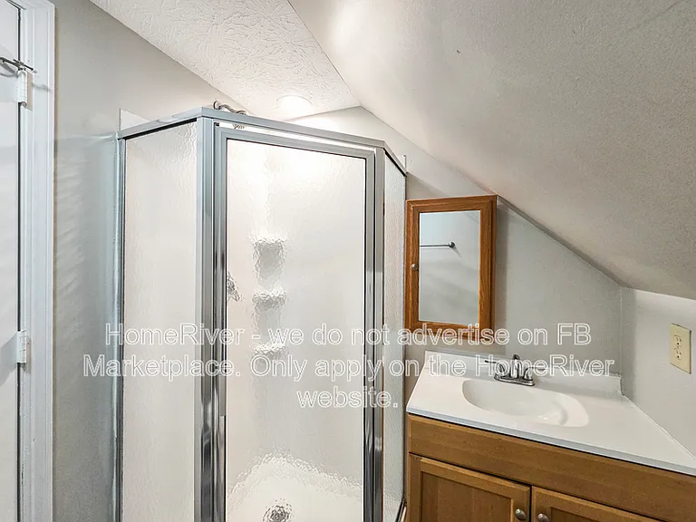 2606 E 56th St — Photo 16