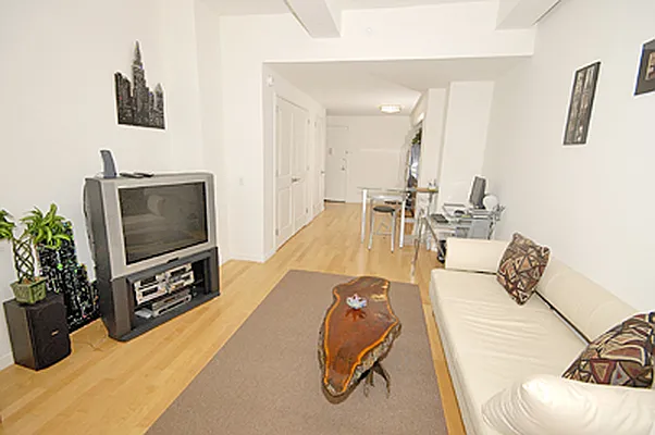 Rented by Empire State Properties | media 178