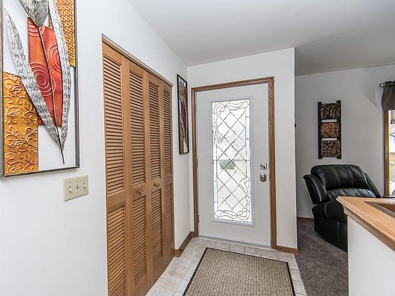 4th image of 3333 N Knoll Blvd