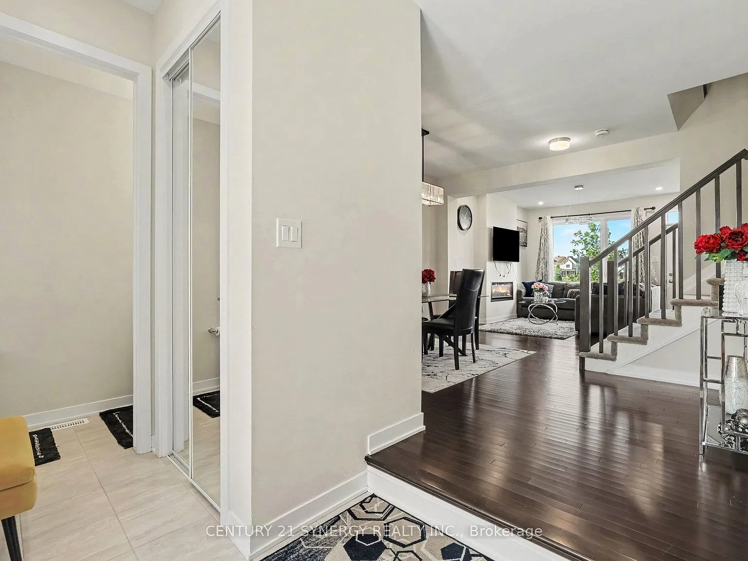 3 bed, $2,900 — Photo 2