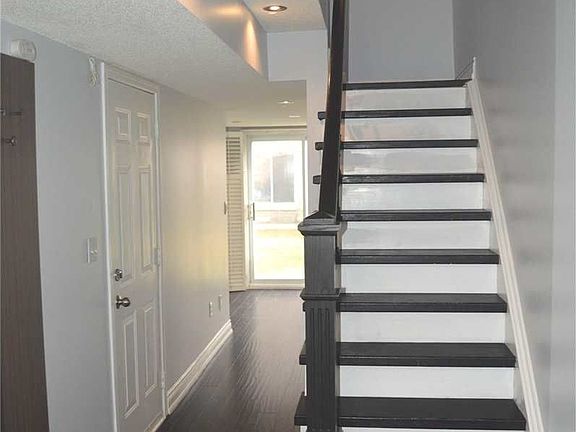 4th image of 80 Acorn Pl #29