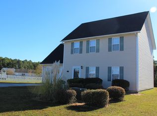 107 Huntmaster Ct, Newport, NC 28570