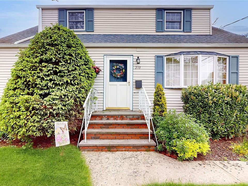 1st image of 210 Lilac Place