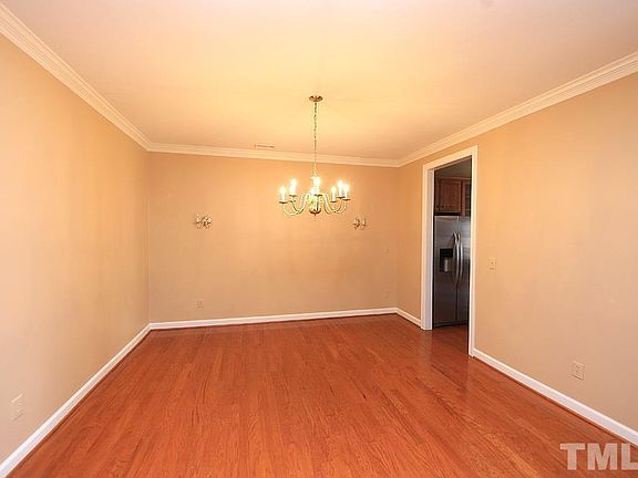 3rd image of 507 Bartlett Cir