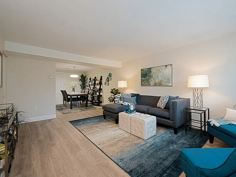 Williamsburg Estates — Photo 15