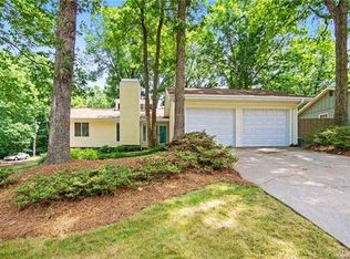 1001 Pineborough Rd, Charlotte, NC 28212