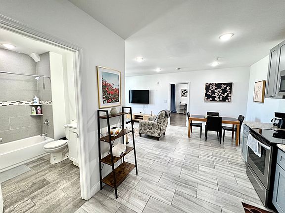 5th image of 925 N Broad St #5E