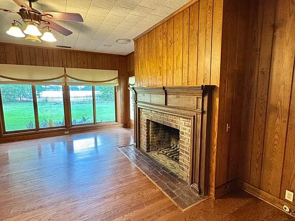 5th image of 213 Lakeview Dr