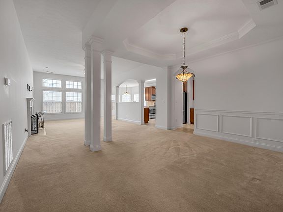 5th image of 4549 Larkhill Ln