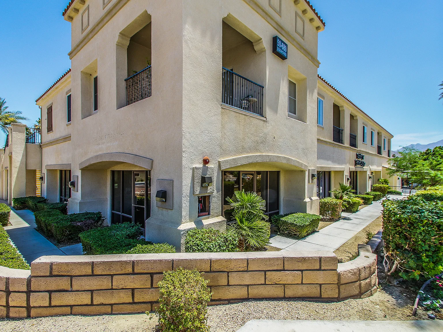 Silverhawk Apartments — Photo 2