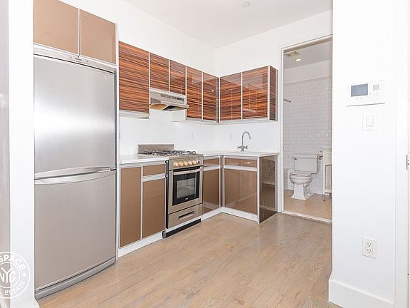 4th image of 1072 Bergen St #K5