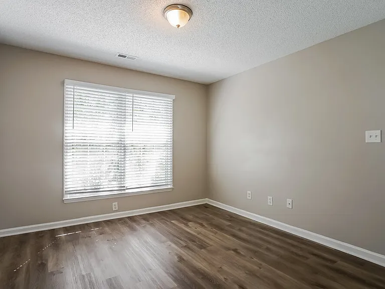 8817 Whitby Ct — Photo 15