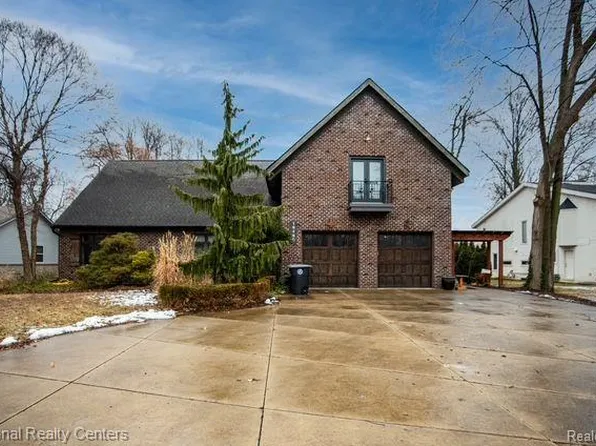 19460 Merriman Rd, Livonia, MI 48152