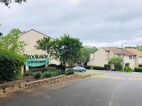 2nd image of 927 Brookside Pl #927
