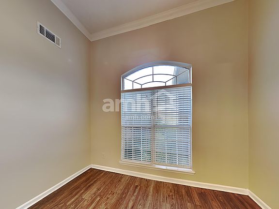 5th image of 223 Vernon Walk