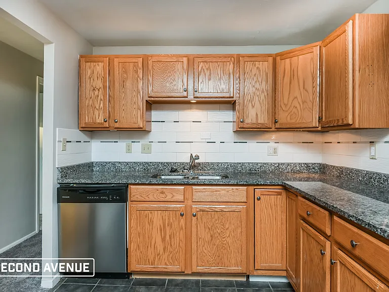 774 Cottonwood Dr — Photo 3