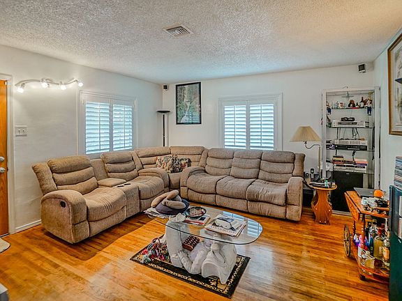 3rd image of 14116 Rockenbach St