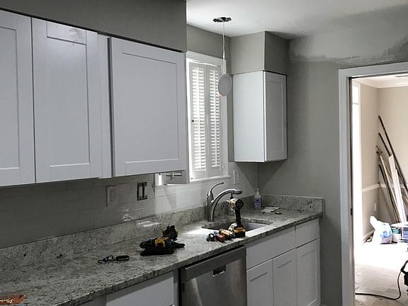 5th image of 1019 N Pitt St
