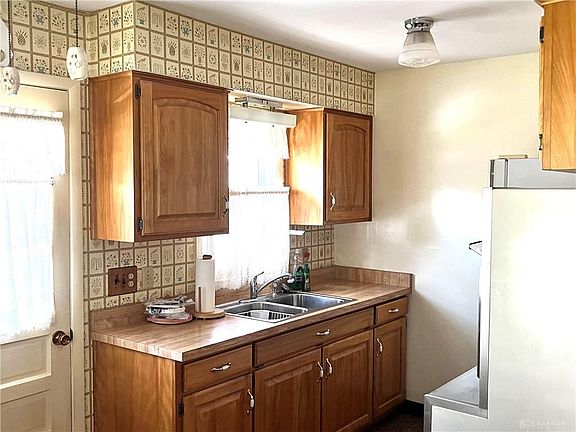 5th image of 2552 Acorn Dr