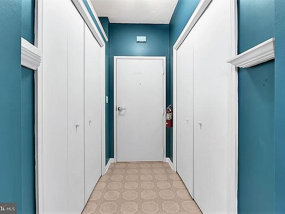 5th image of 190 E Walnut St APT 11