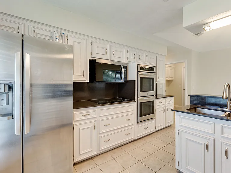425 Provincetown Ln — Photo 11