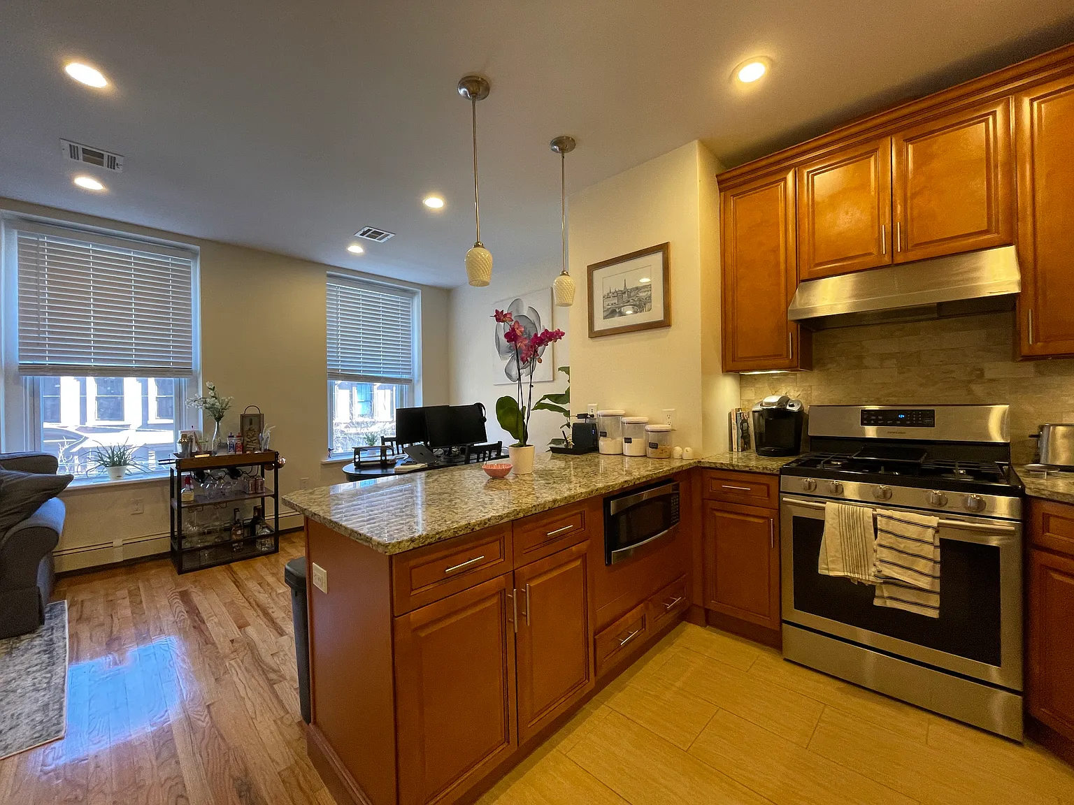 2 bed, $3,800 — Photo 1