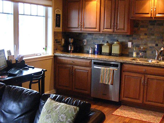 Great Kitchen!  Room for a desk or small bistro table.