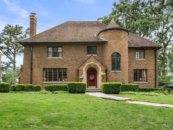 7061 Forsyth Blvd, Saint Louis, MO 63105