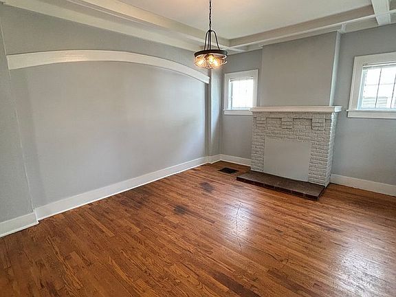 2nd image of 2533 E 5th Ave