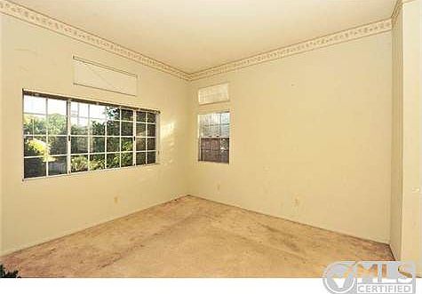 3rd image of 1121-23 Vidas Cir
