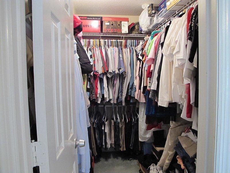 Large Walk-in-Closing