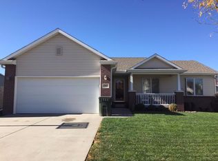 7937 S 17th St, Lincoln, NE 68512