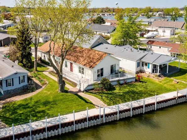 1561 N Starboard Ave, Port Clinton, OH 43452