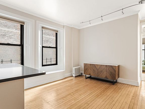 4th image of 855 W End Ave #6C