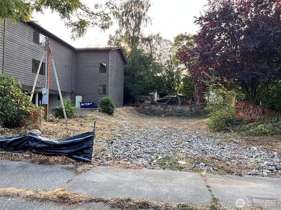 1st image of 9239 Interlake Avenue N
