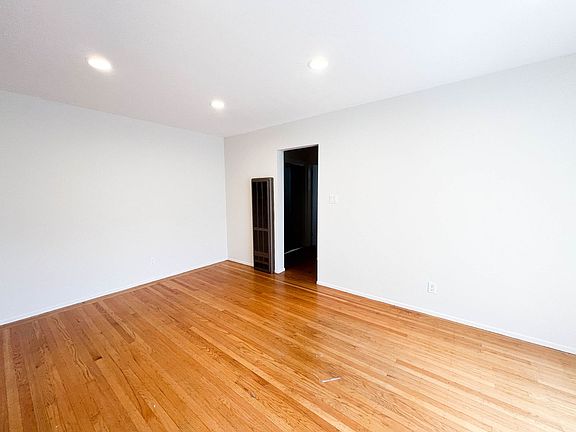 3rd image of 870-874 47th Ave #874-2