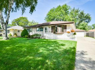 N85W17350 Lee Pl, Menomonee Falls, WI 53051