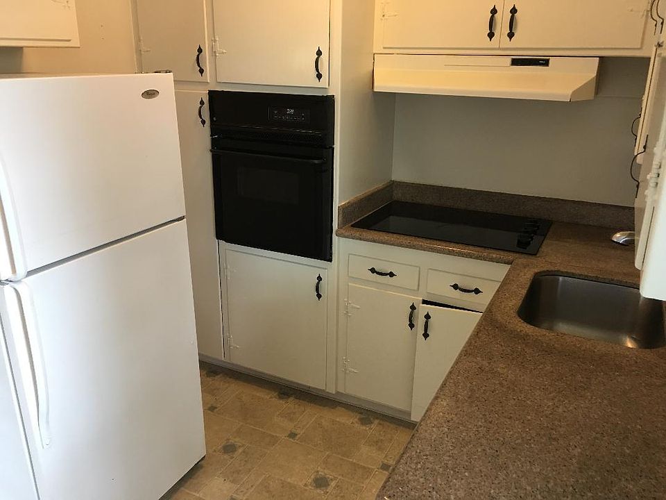 2nd image of 704 Opal Dr APT 6