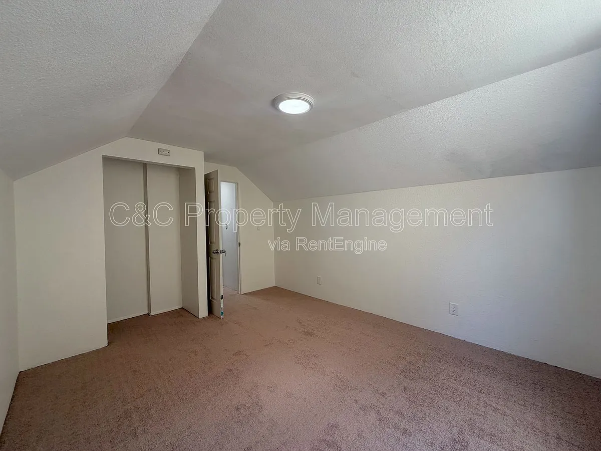 Building Photo - 1862 Hanford Dr