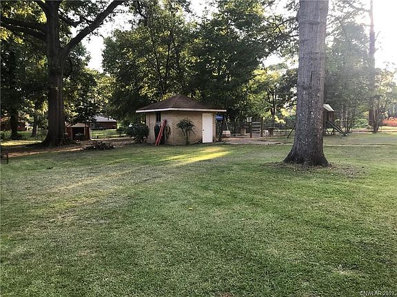 5th image of 3425 Old Mooringsport Rd
