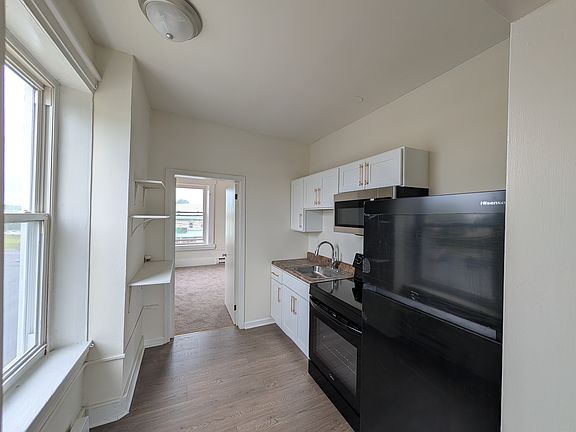 3rd image of 10 Lobachsville Rd #3